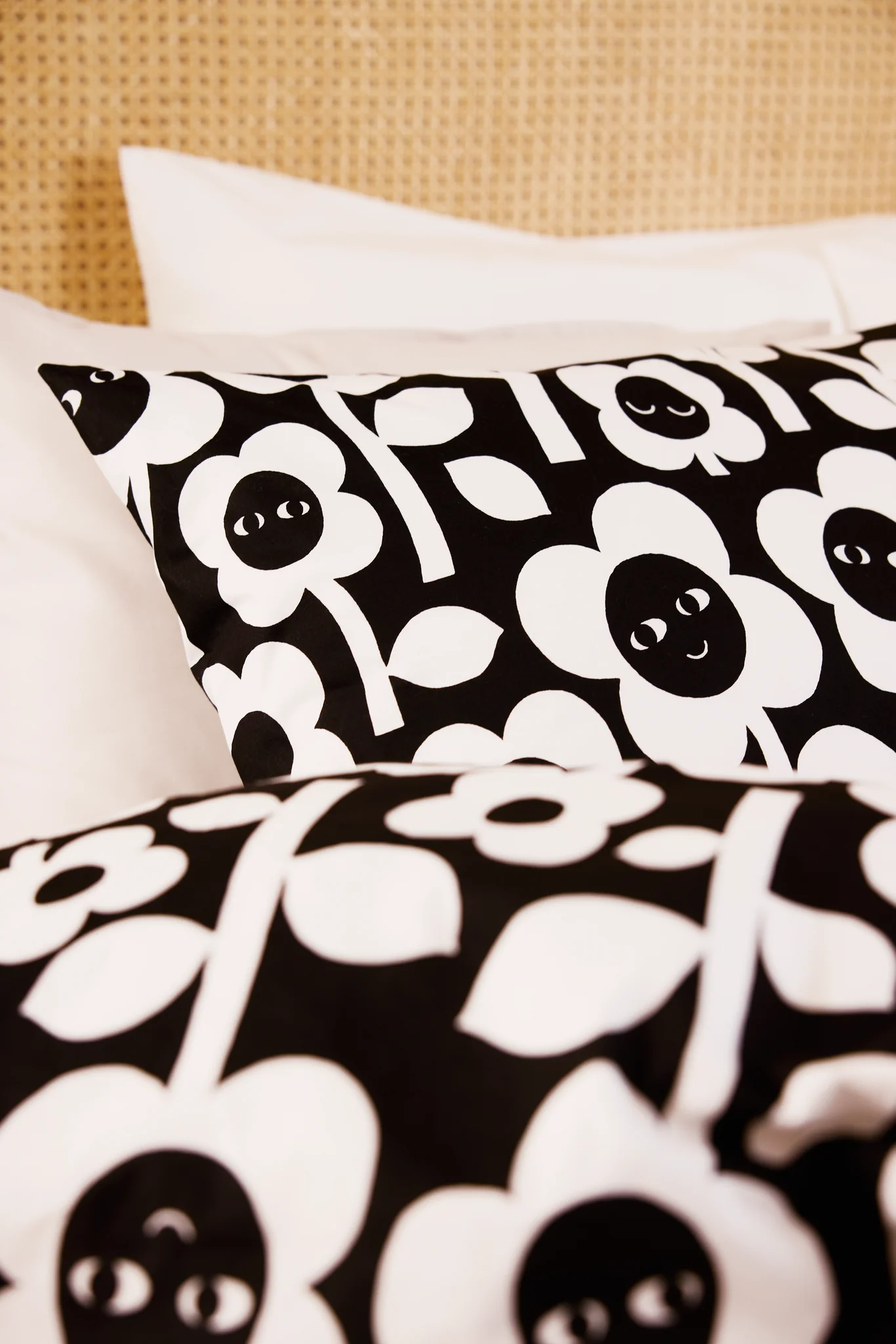 Kukkariemu tyynyliina - Image 5