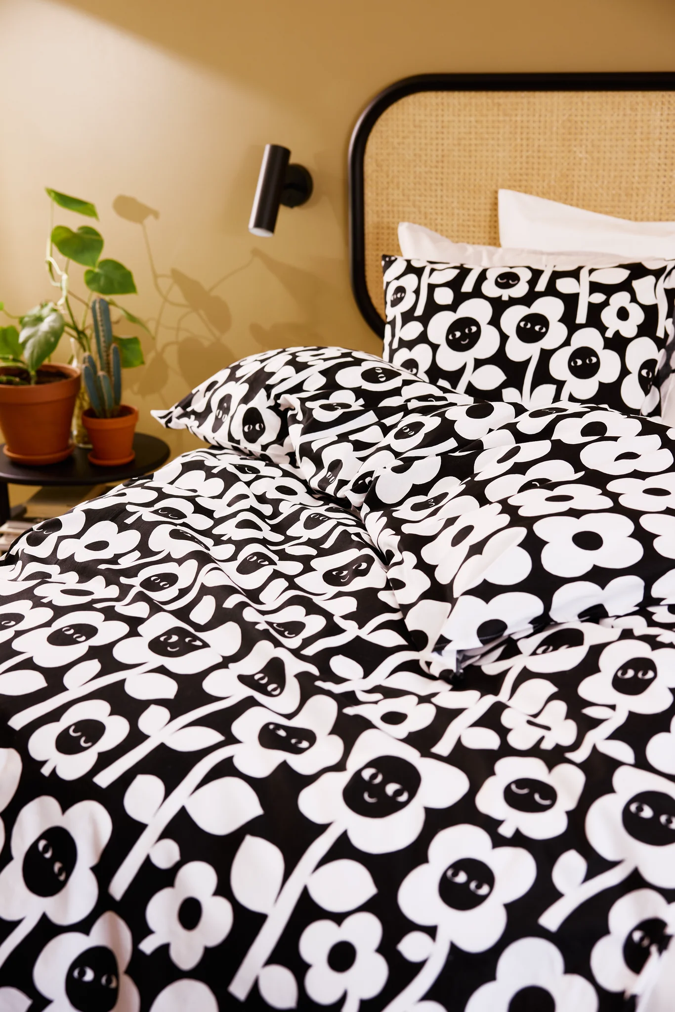 Kukkariemu tyynyliina - Image 7