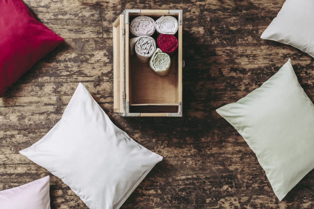 Yksivärinen satiinityynyliina - Image 10